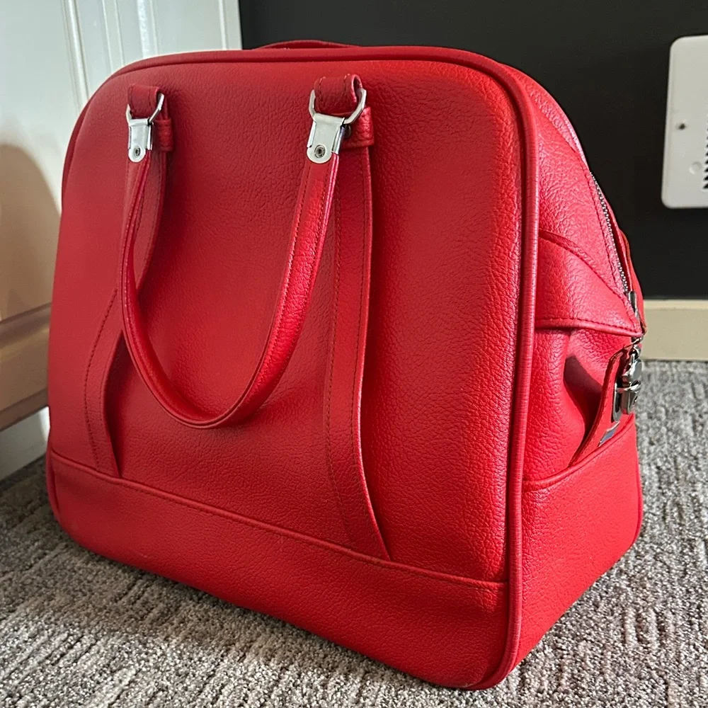 🍒✈️Vintage American Tourister "Tiara" Cherry Red Carry on Bag - Picture 2 of 12